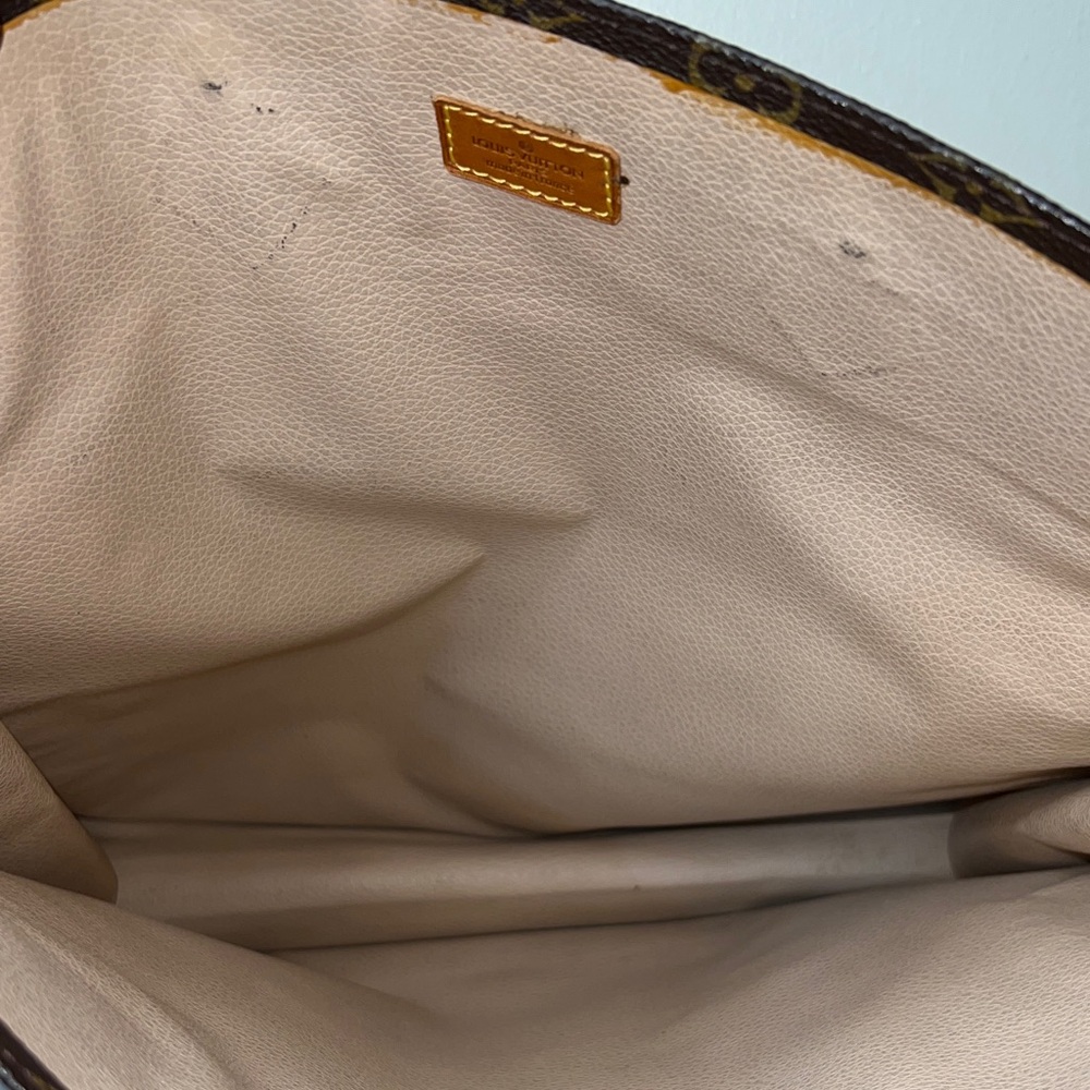 Louis Vuitton Brown Monogram Handbag - Picture 11 of 17